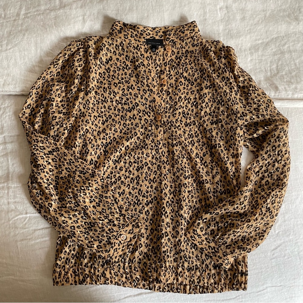 Who What Wear leopard blouse EUC XS